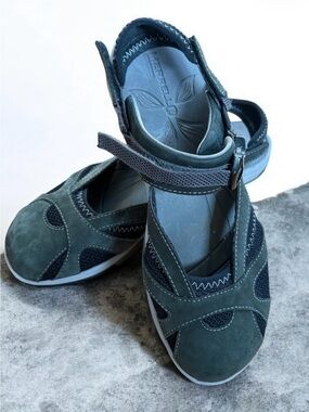 Merrell Women’s Azura Wrap Outdoor Sandal Camo Green and Black Size 10
